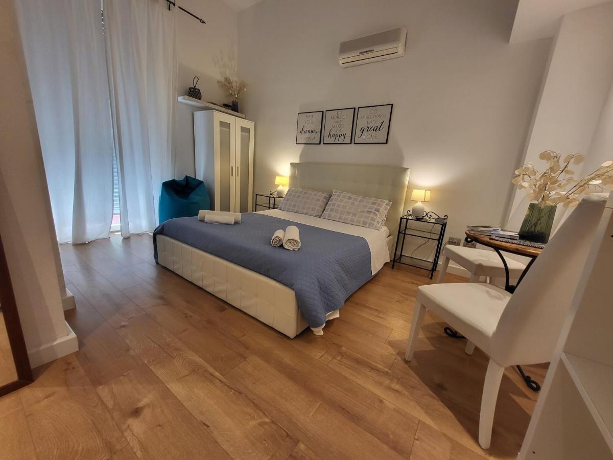 Living Cagliari Marina Bed & Breakfast Exterior photo